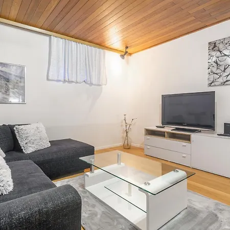 Viktor Apartman *