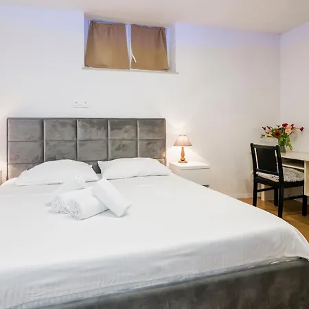 Viktor Appartement *
