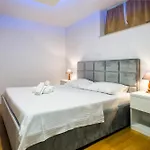 Viktor Apartamento